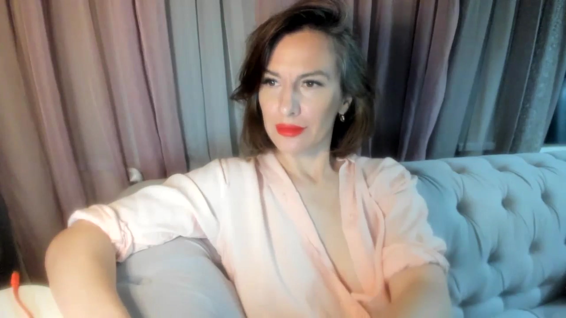 Gallery image thumbnail from Aarte_miss's myfreecams stream on, 04/21/2024, 18:22 image 13 of 20