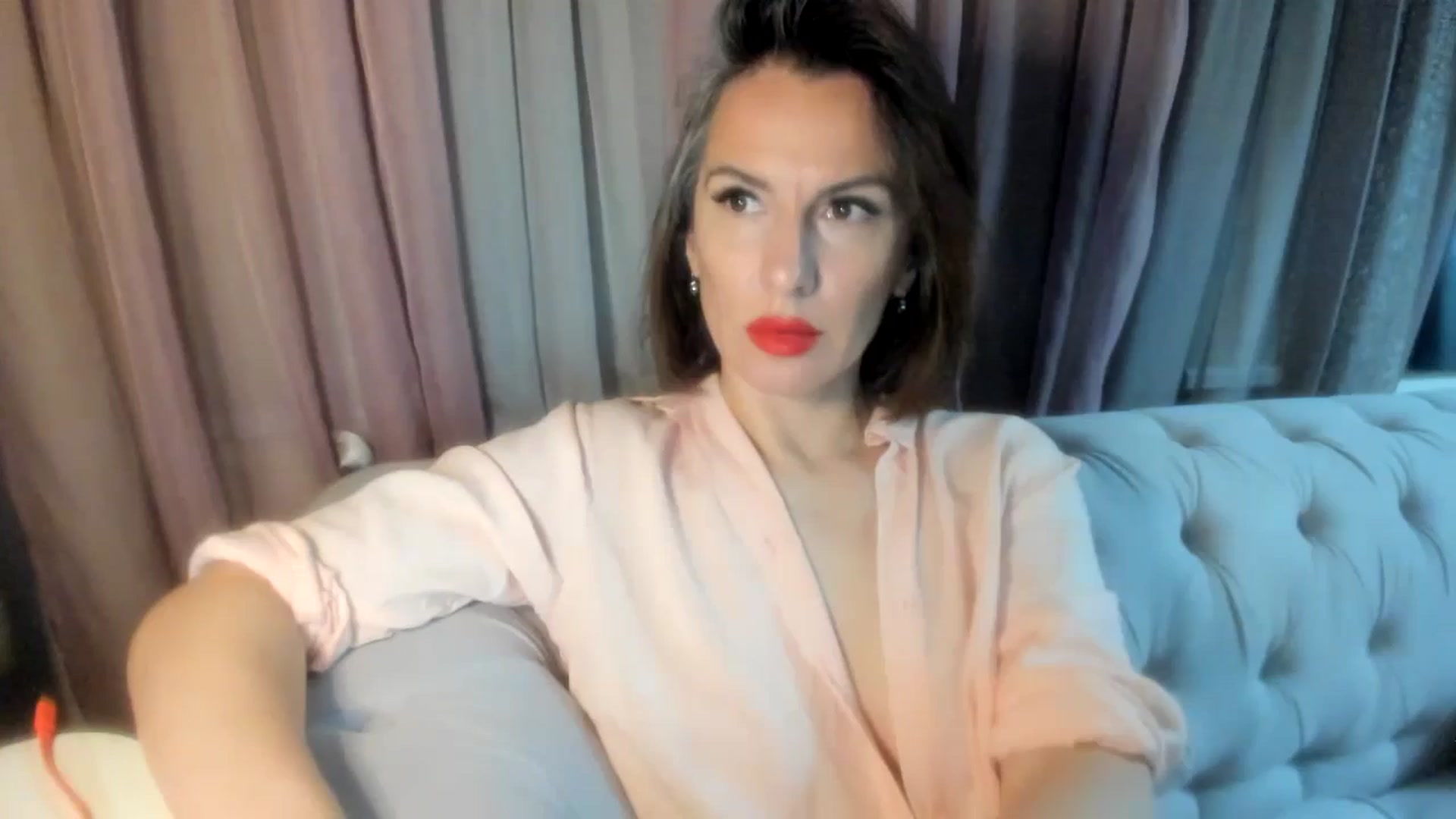 Gallery image thumbnail from Aarte_miss's myfreecams stream on, 04/21/2024, 18:22 image 8 of 20