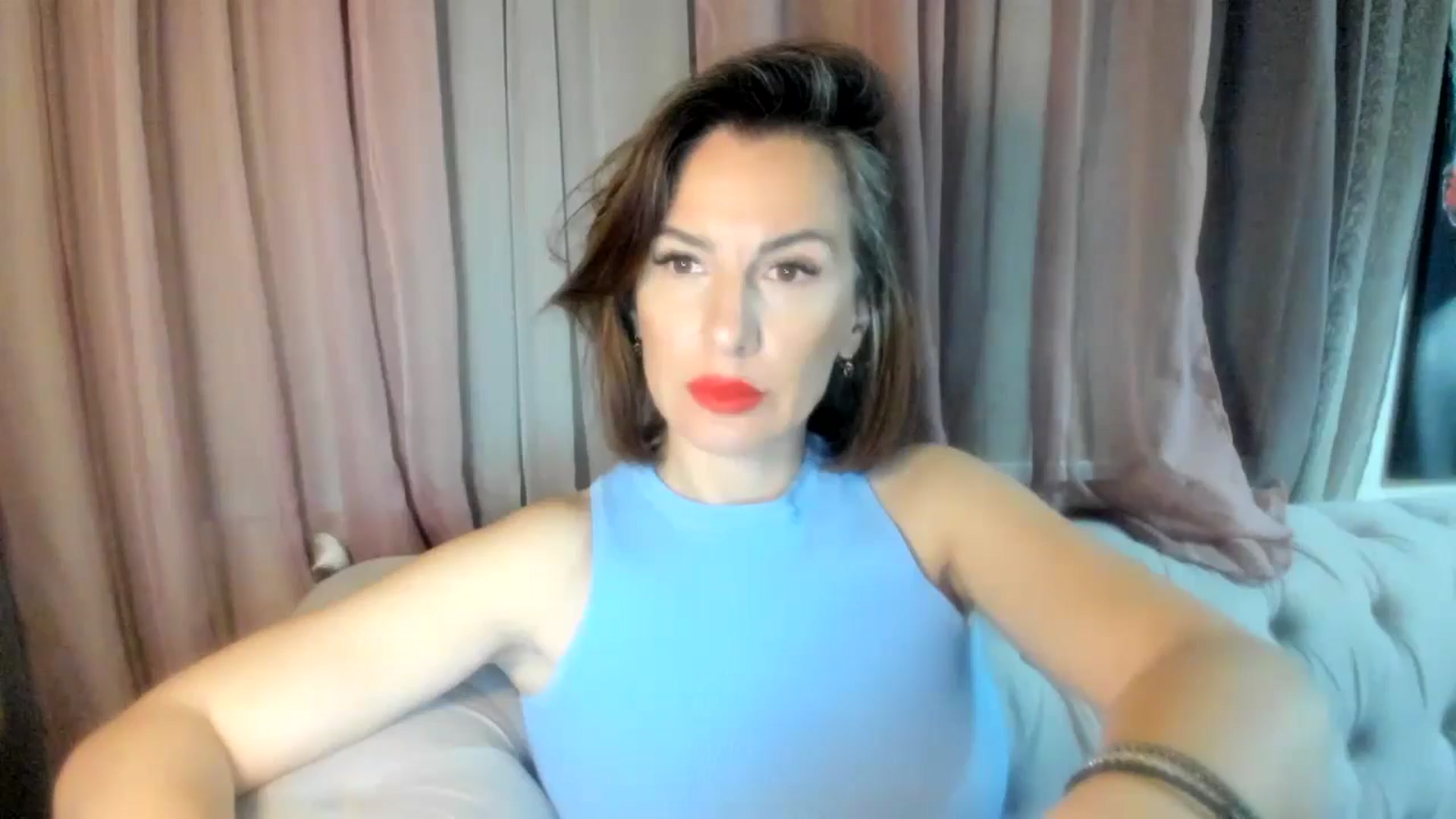 Gallery image thumbnail from Aarte_miss's myfreecams stream on, 04/26/2024, 22:06 image 2 of 20