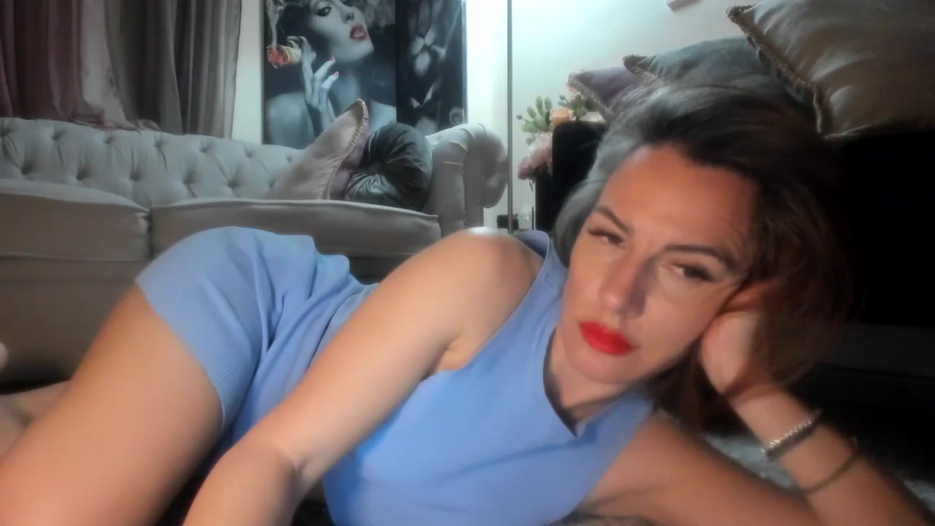 Gallery image thumbnail from Aarte_miss's myfreecams stream on, 04/26/2024, 22:50 image 6 of 20