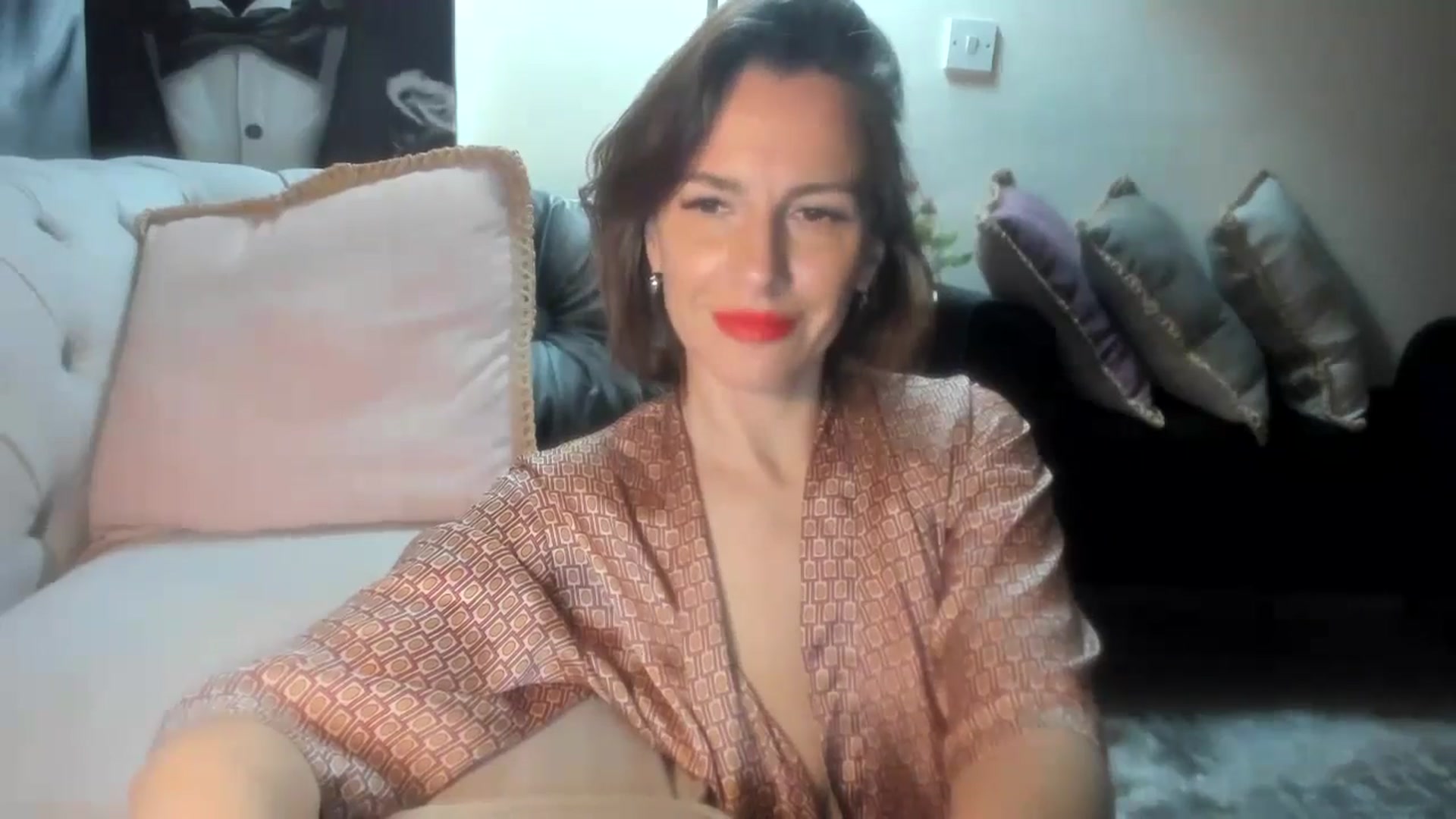 Gallery image thumbnail from Aarte_miss's myfreecams stream on, 04/27/2024, 19:36 image 6 of 20