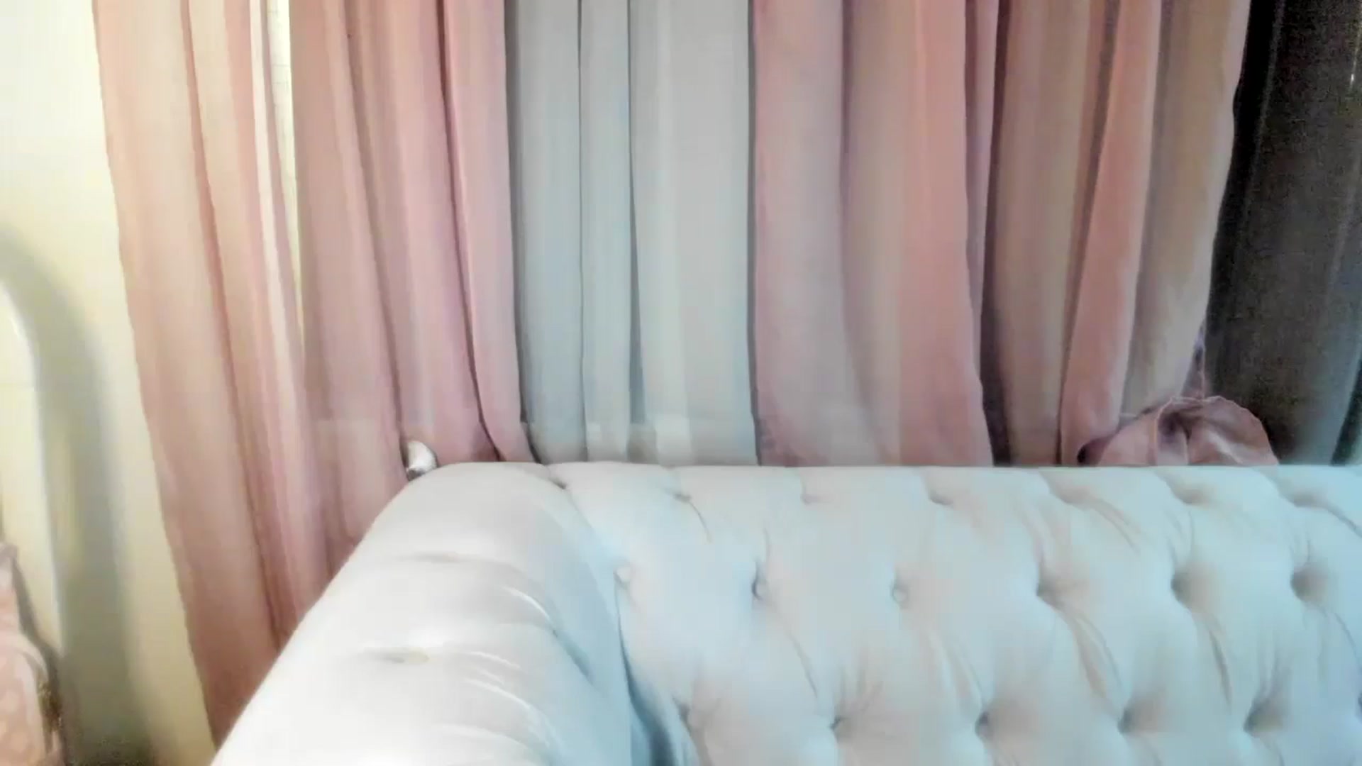 Gallery image thumbnail from Aarte_miss's myfreecams stream on, 04/28/2024, 14:31 image 16 of 20