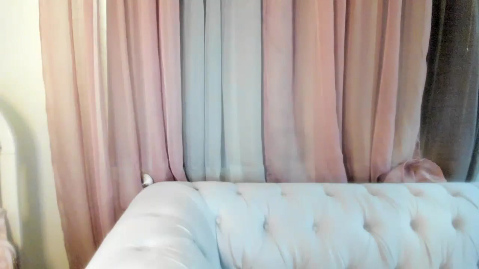 Gallery image thumbnail from Aarte_miss's myfreecams stream on, 04/28/2024, 14:31 image 20 of 20