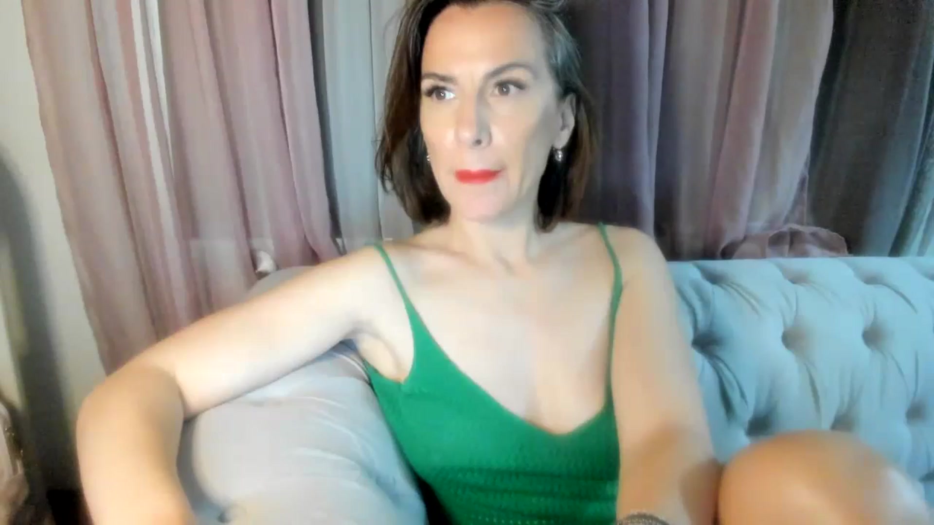 Gallery image thumbnail from Aarte_miss's myfreecams stream on, 04/28/2024, 16:32 image 8 of 20