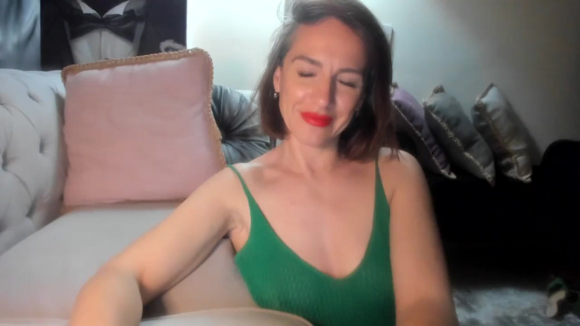 Gallery image thumbnail from Aarte_miss's myfreecams stream on, 04/28/2024, 18:32 image 12 of 20