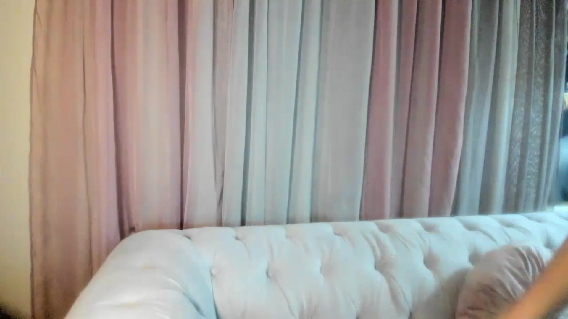 Gallery image thumbnail from Aarte_miss's myfreecams stream on, 05/03/2024, 20:30 image 4 of 20