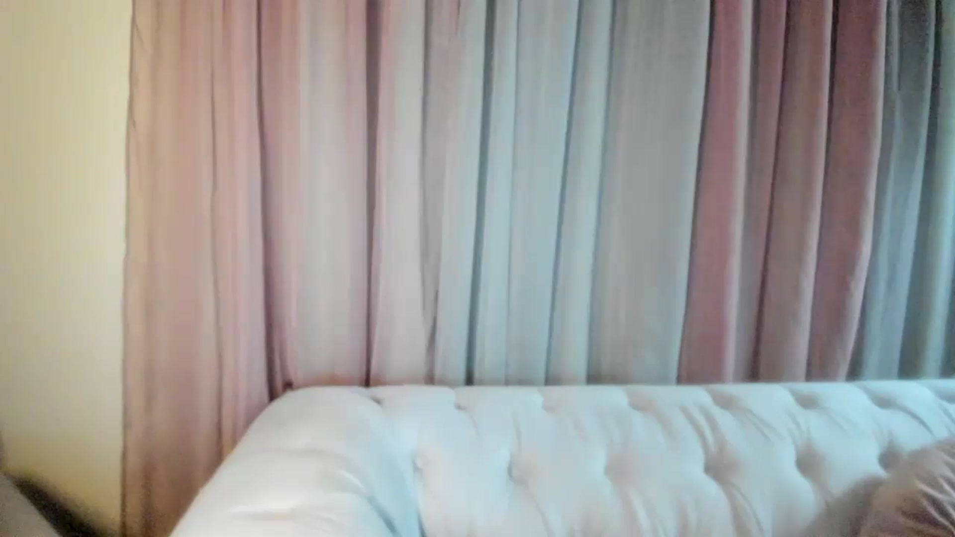 Gallery image thumbnail from Aarte_miss's myfreecams stream on, 05/03/2024, 20:30 image 20 of 20