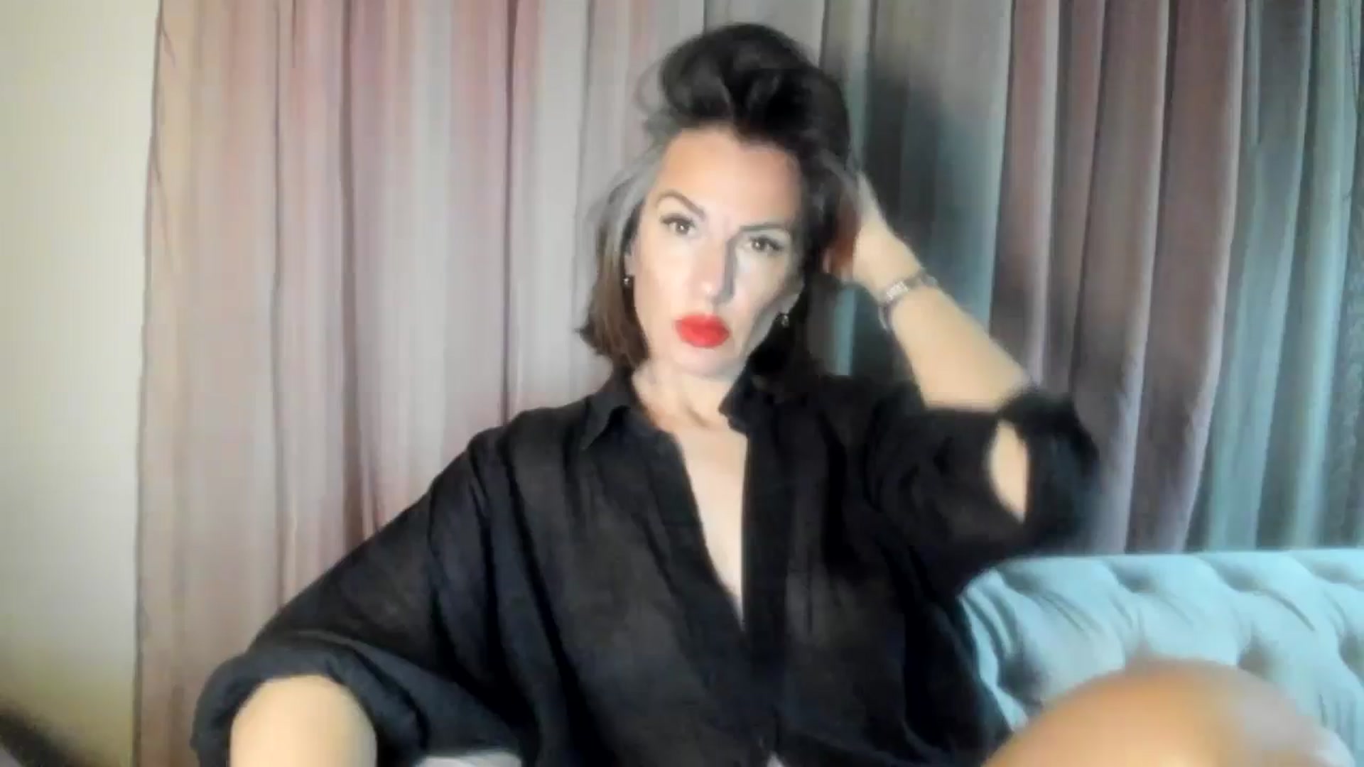 Gallery image thumbnail from Aarte_miss's myfreecams stream on, 05/04/2024, 19:22 image 1 of 20