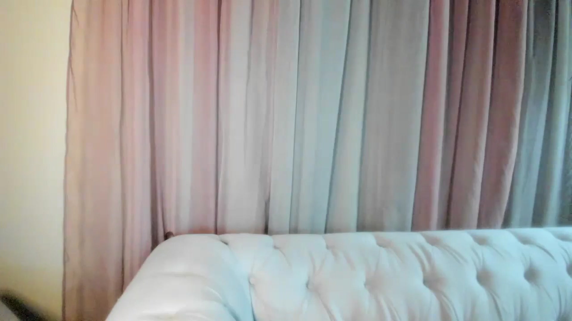 Gallery image thumbnail from Aarte_miss's myfreecams stream on, 05/04/2024, 19:22 image 6 of 20