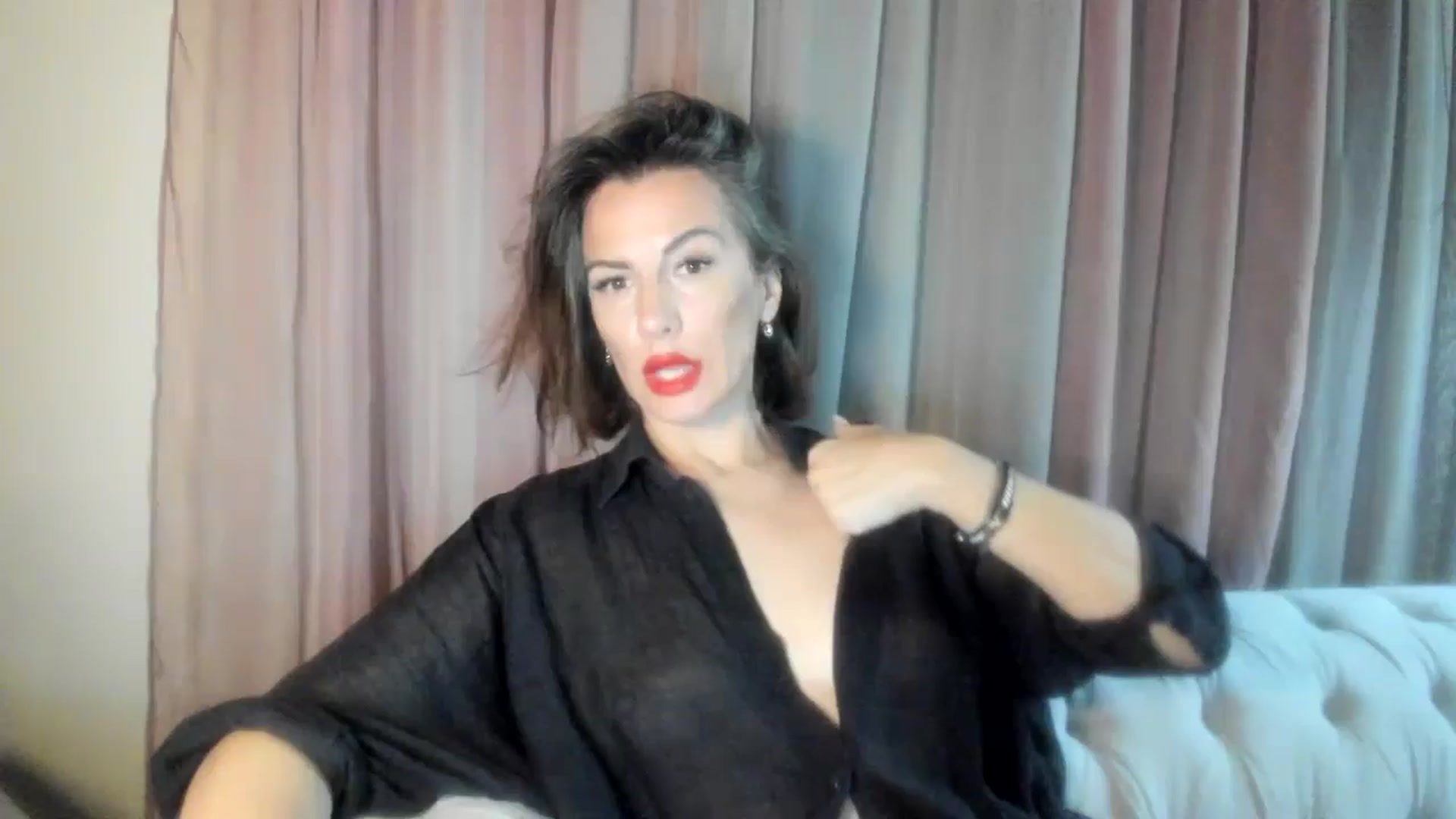 Gallery image thumbnail from Aarte_miss's myfreecams stream on, 05/04/2024, 19:22 image 2 of 20