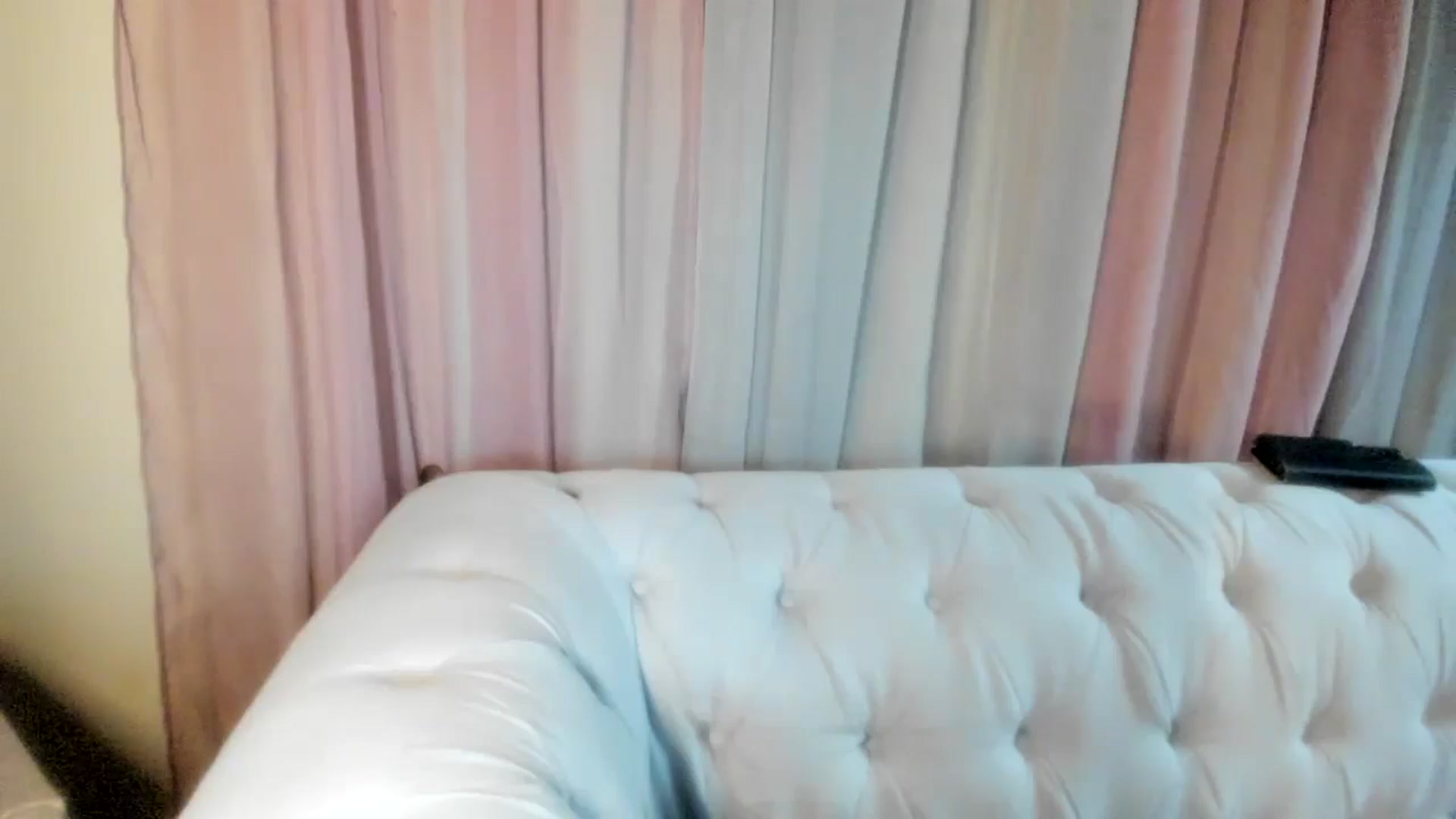 Gallery image thumbnail from Aarte_miss's myfreecams stream on, 05/04/2024, 21:26 image 15 of 20