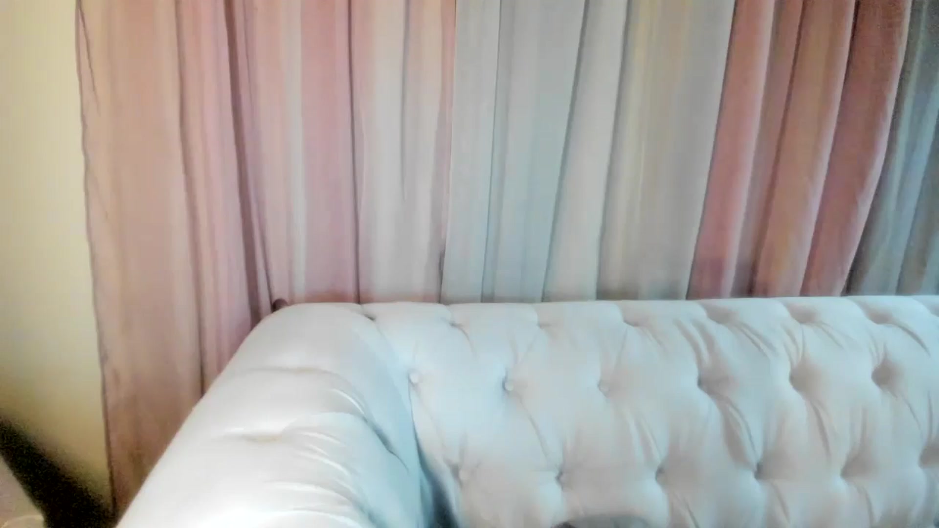 Gallery image thumbnail from Aarte_miss's myfreecams stream on, 05/04/2024, 21:26 image 2 of 20
