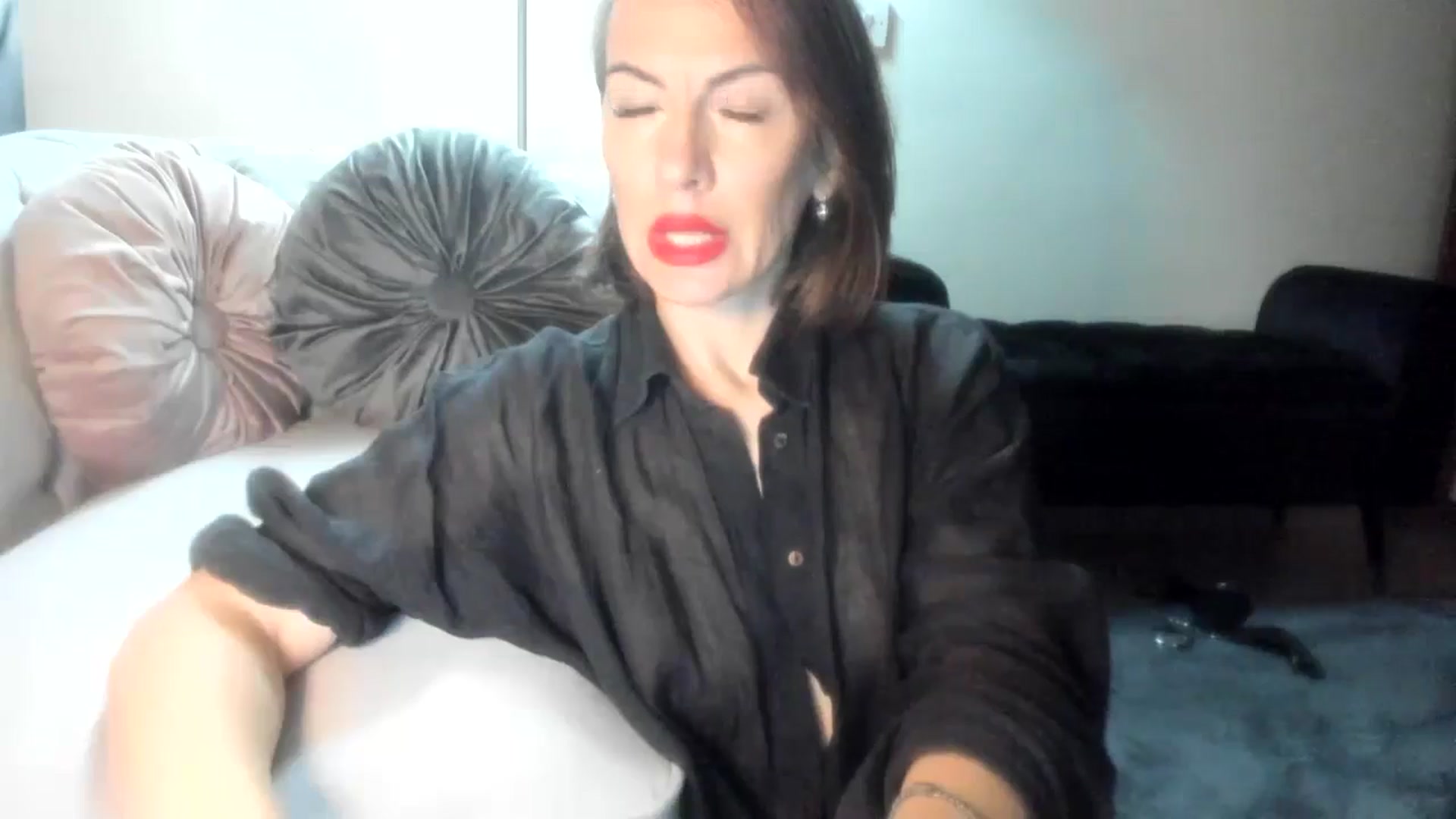 Gallery image thumbnail from Aarte_miss's myfreecams stream on, 05/04/2024, 23:33 image 15 of 20