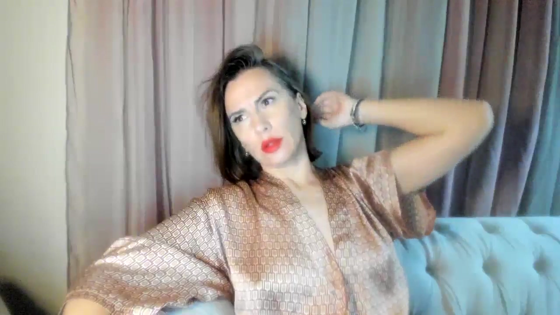 Gallery image thumbnail from Aarte_miss's myfreecams stream on, 05/05/2024, 22:03 image 19 of 20