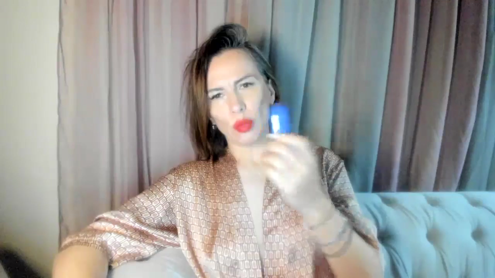 Gallery image thumbnail from Aarte_miss's myfreecams stream on, 05/05/2024, 22:03 image 18 of 20