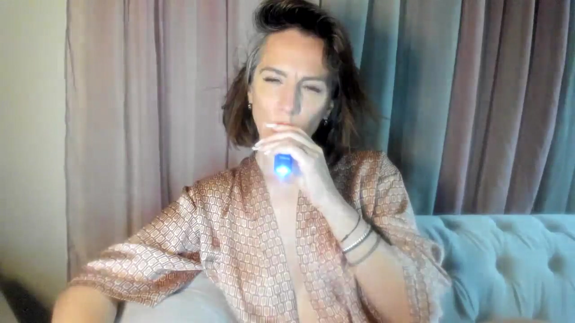 Gallery image thumbnail from Aarte_miss's myfreecams stream on, 05/06/2024, 24:04 image 4 of 20