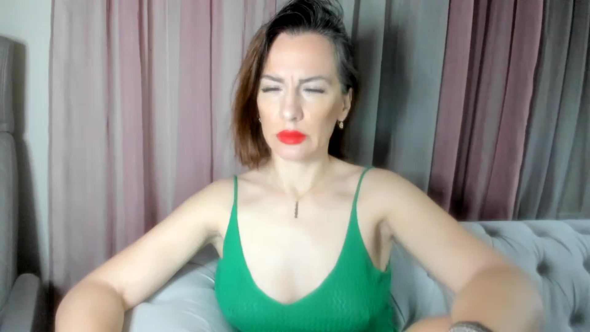 Gallery image thumbnail from Aarte_miss's myfreecams stream on, 05/12/2024, 16:39 image 4 of 20