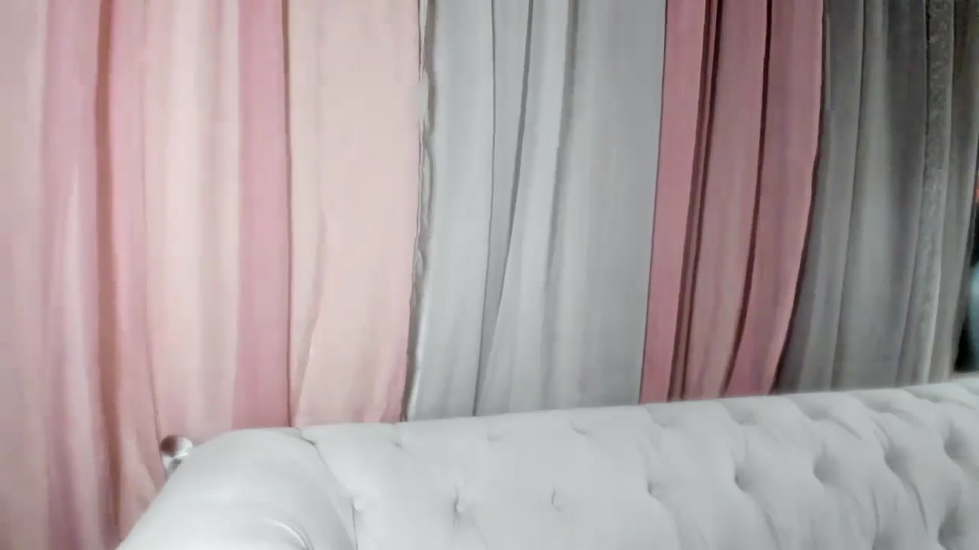 Gallery image thumbnail from Aarte_miss's myfreecams stream on, 06/13/2024, 22:25 image 15 of 20
