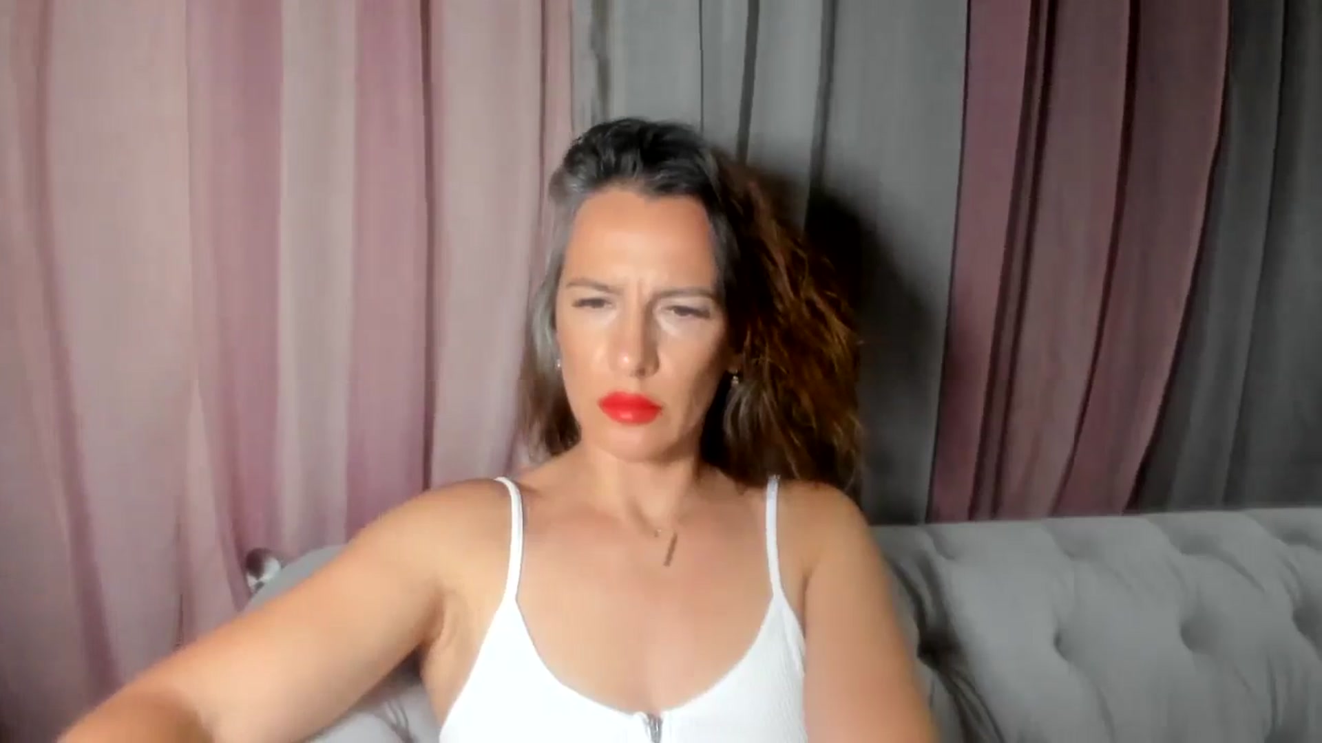 Gallery image thumbnail from Aarte_miss's myfreecams stream on, 06/15/2024, 22:59 image 12 of 20