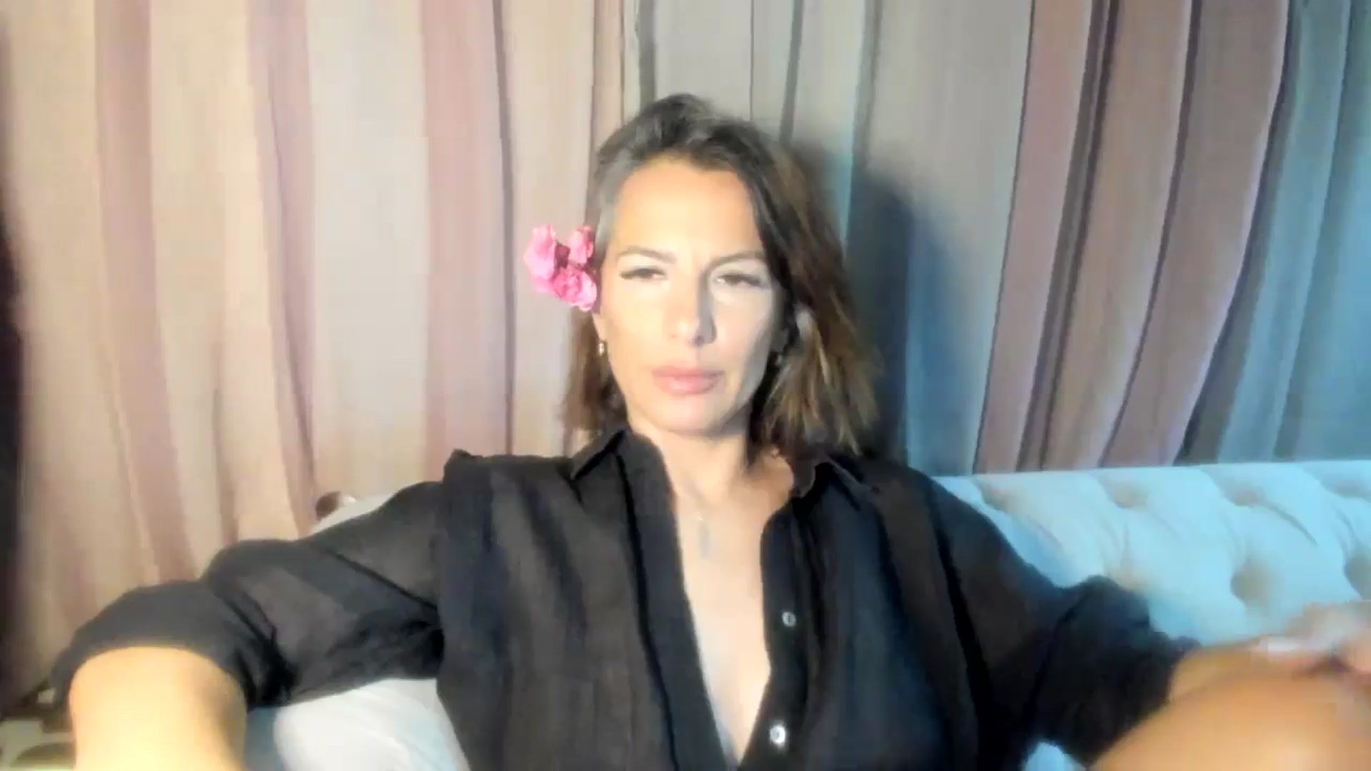 Gallery image thumbnail from Aarte_miss's myfreecams stream on, 06/20/2024, 20:28 image 9 of 20