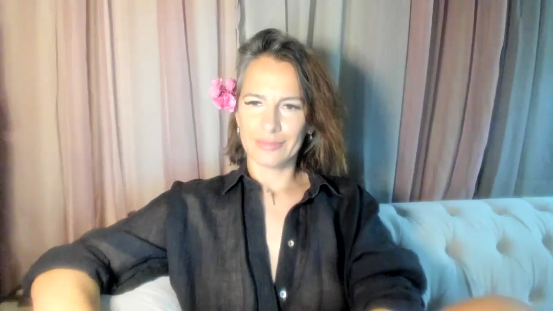 Gallery image thumbnail from Aarte_miss's myfreecams stream on, 06/20/2024, 20:28 image 5 of 20