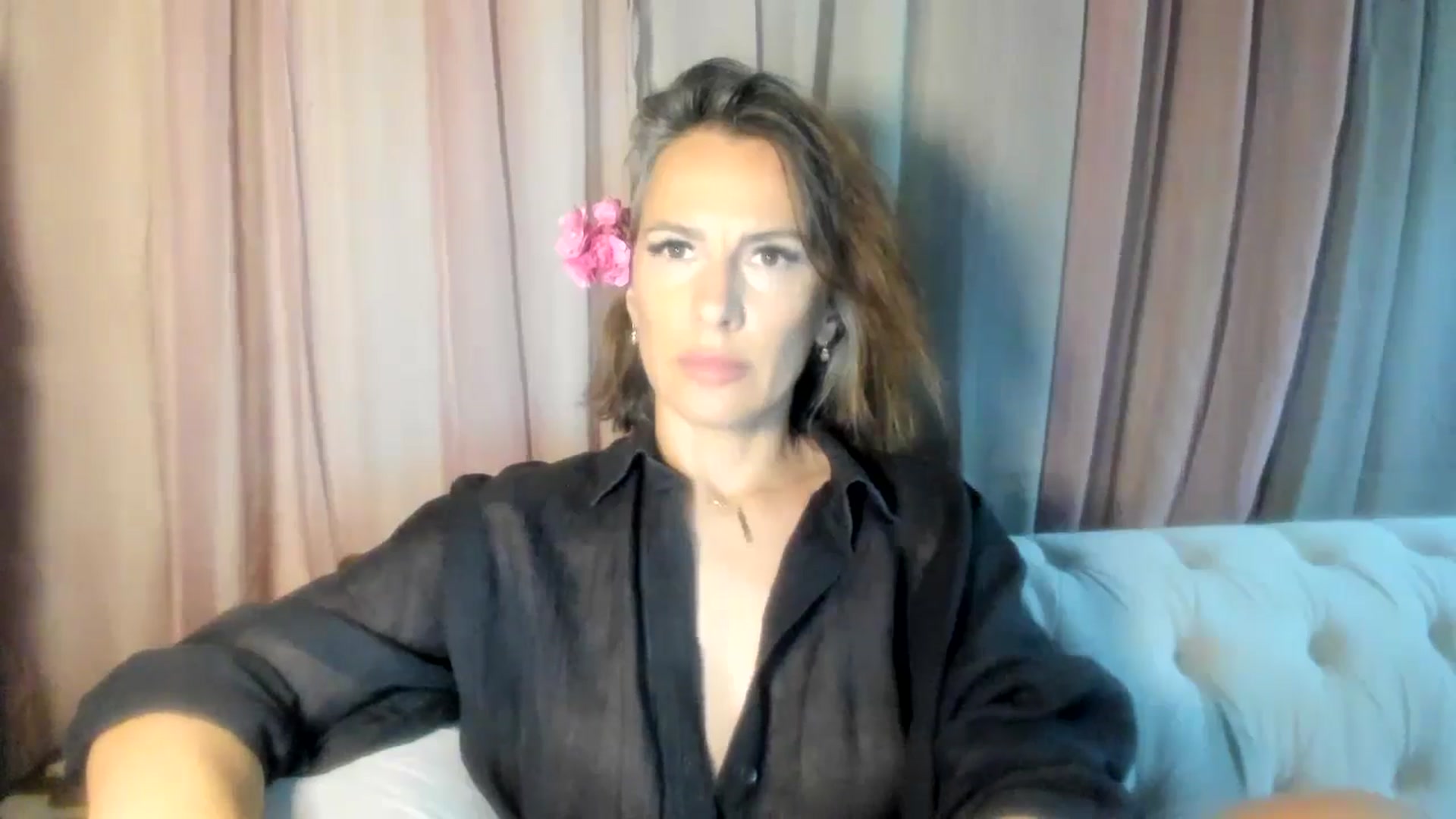 Gallery image thumbnail from Aarte_miss's myfreecams stream on, 06/20/2024, 20:28 image 2 of 20