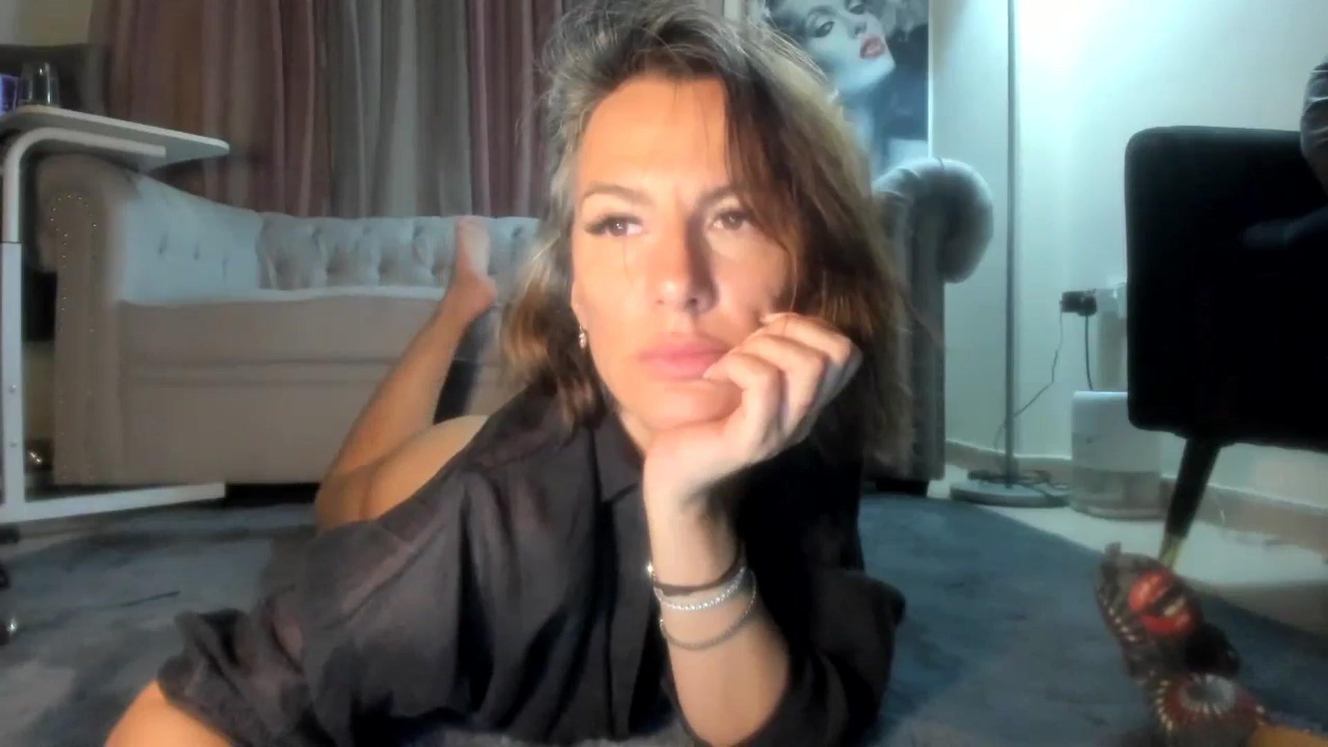 Gallery image thumbnail from Aarte_miss's myfreecams stream on, 06/20/2024, 22:44 image 18 of 20