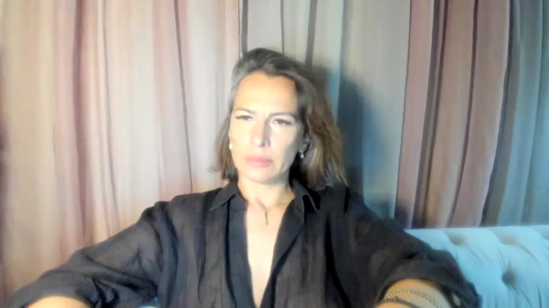 Gallery image thumbnail from Aarte_miss's myfreecams stream on, 06/20/2024, 22:44 image 1 of 20