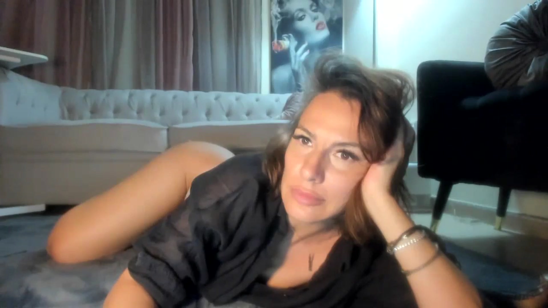 Gallery image thumbnail from Aarte_miss's myfreecams stream on, 06/20/2024, 22:44 image 19 of 20