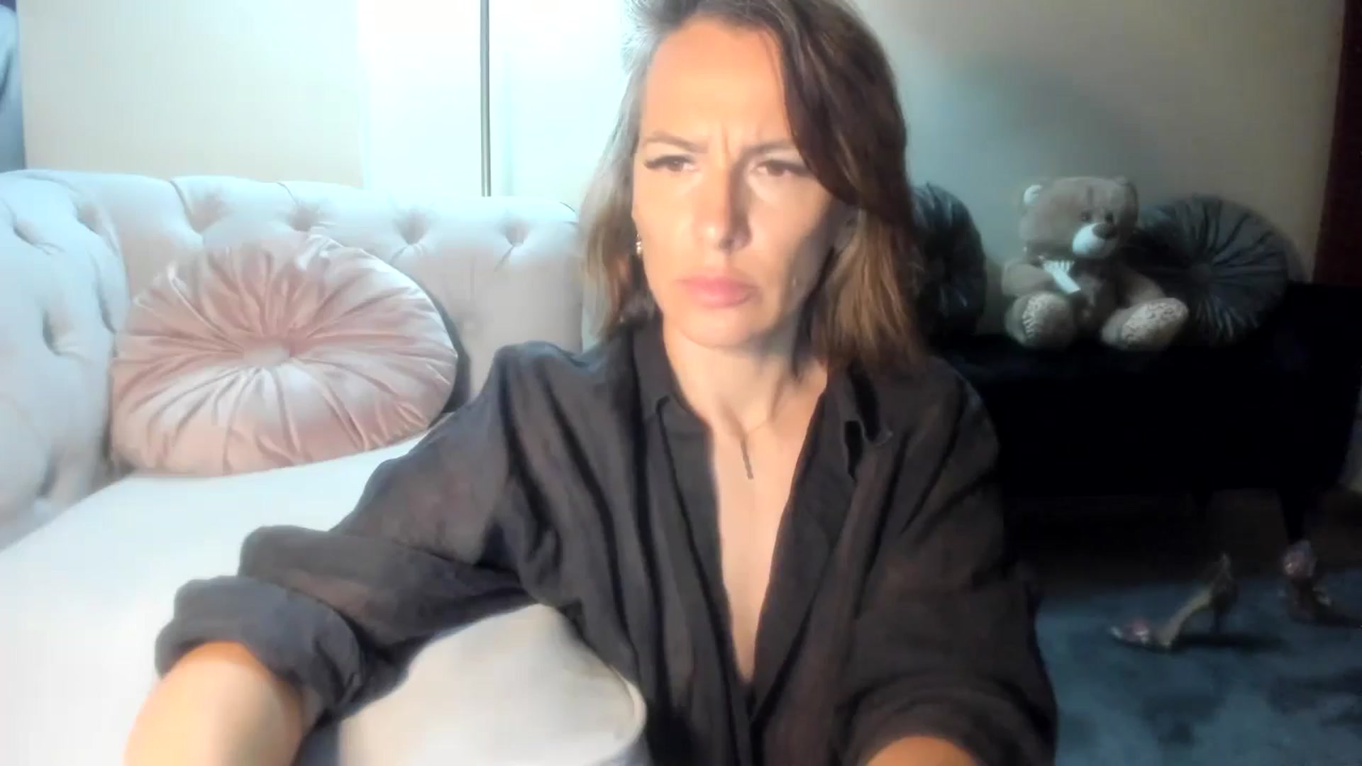 Gallery image thumbnail from Aarte_miss's myfreecams stream on, 06/20/2024, 23:34 image 5 of 20