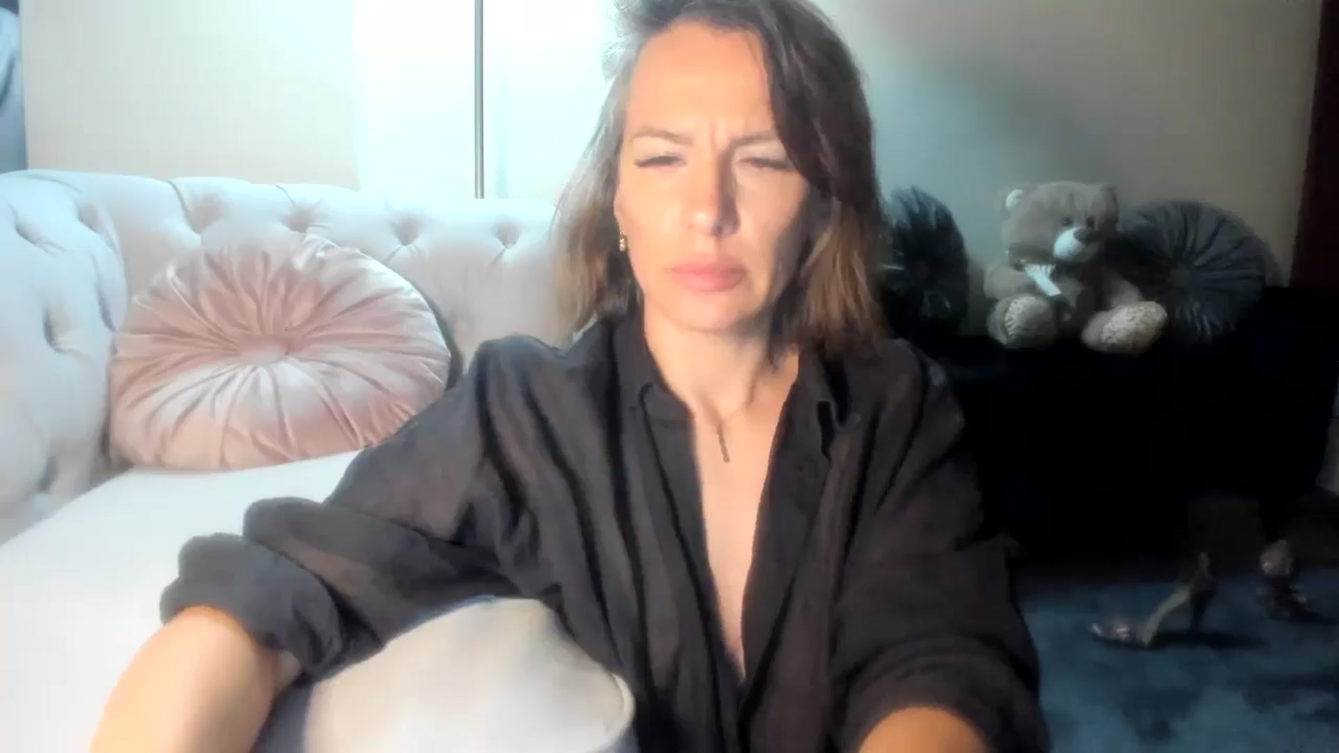 Gallery image thumbnail from Aarte_miss's myfreecams stream on, 06/20/2024, 23:34 image 4 of 20
