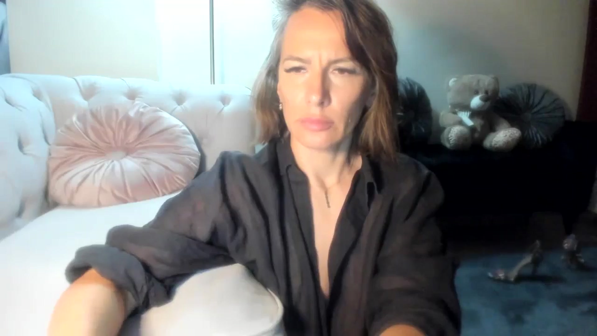 Gallery image thumbnail from Aarte_miss's myfreecams stream on, 06/20/2024, 23:34 image 7 of 20
