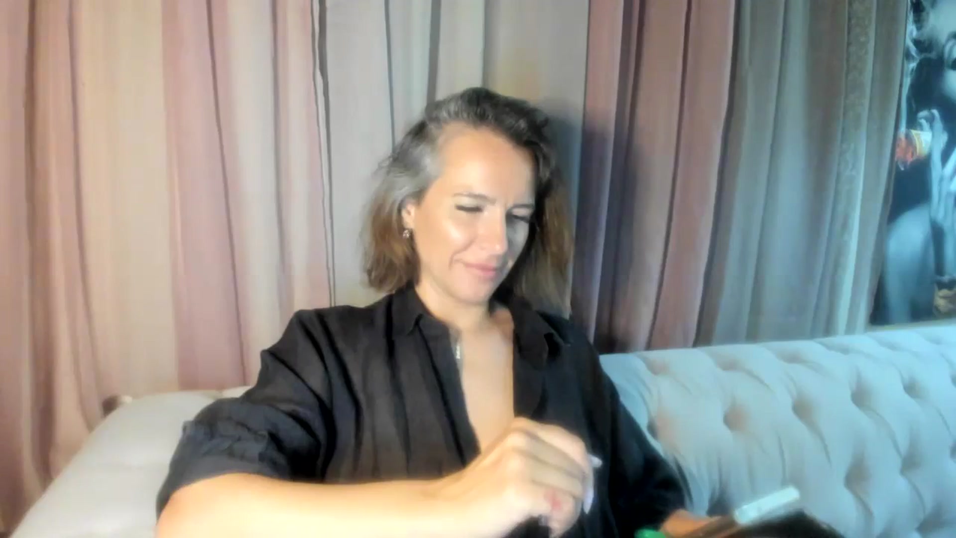 Gallery image thumbnail from Aarte_miss's myfreecams stream on, 06/20/2024, 23:34 image 20 of 20