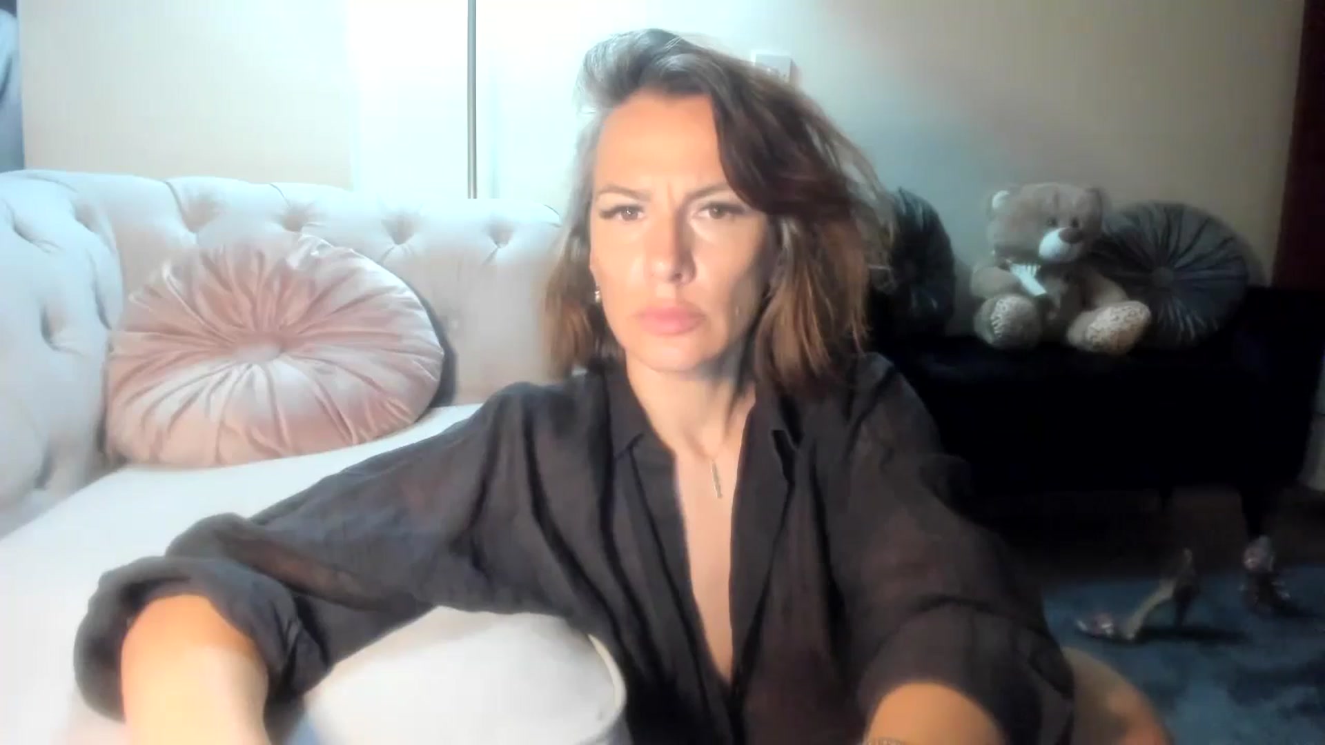 Gallery image thumbnail from Aarte_miss's myfreecams stream on, 06/20/2024, 23:34 image 9 of 20