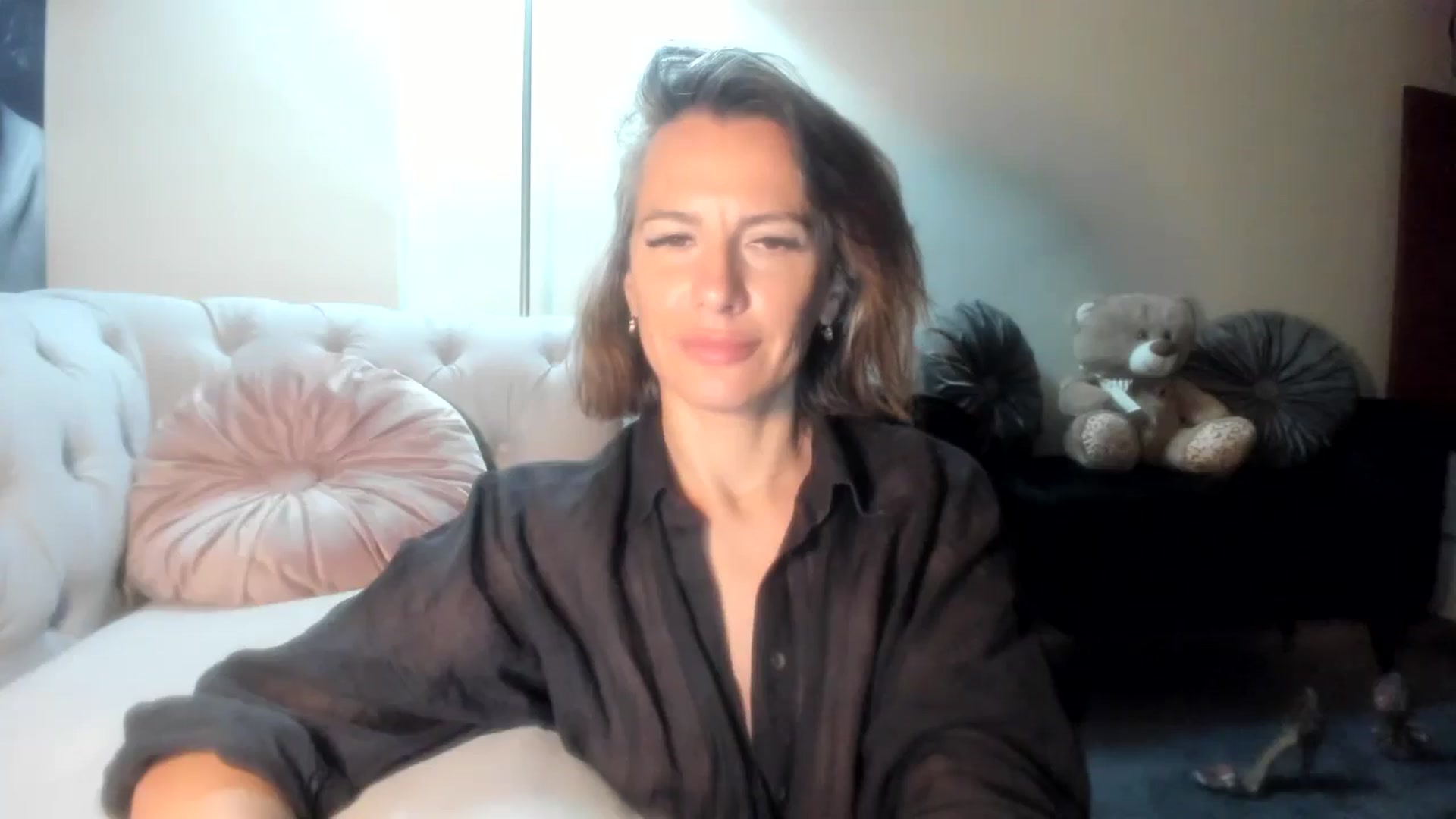 Gallery image thumbnail from Aarte_miss's myfreecams stream on, 06/20/2024, 23:34 image 14 of 20