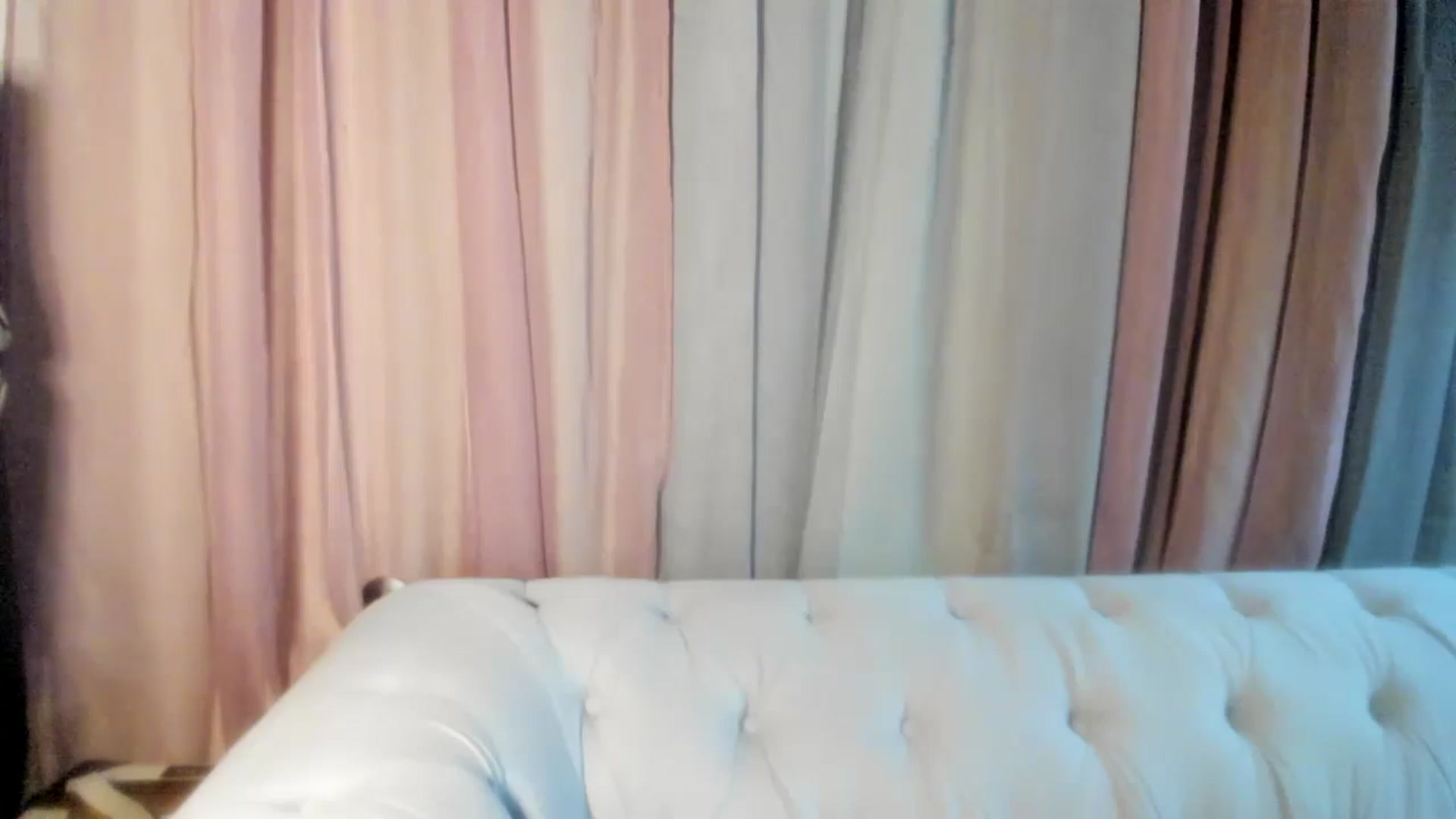 Gallery image thumbnail from Aarte_miss's myfreecams stream on, 06/22/2024, 18:13 image 14 of 20