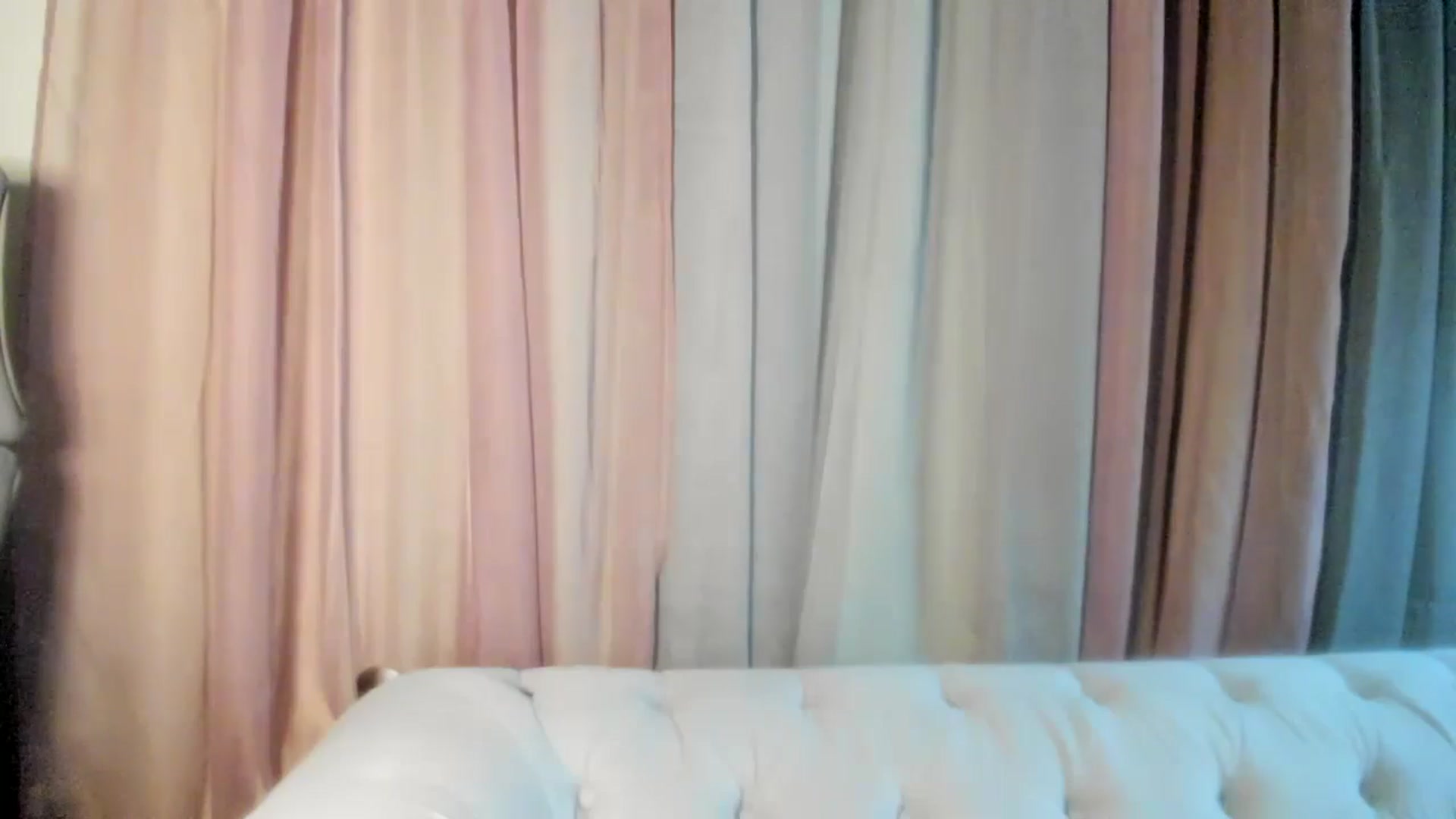 Gallery image thumbnail from Aarte_miss's myfreecams stream on, 06/22/2024, 18:13 image 15 of 20