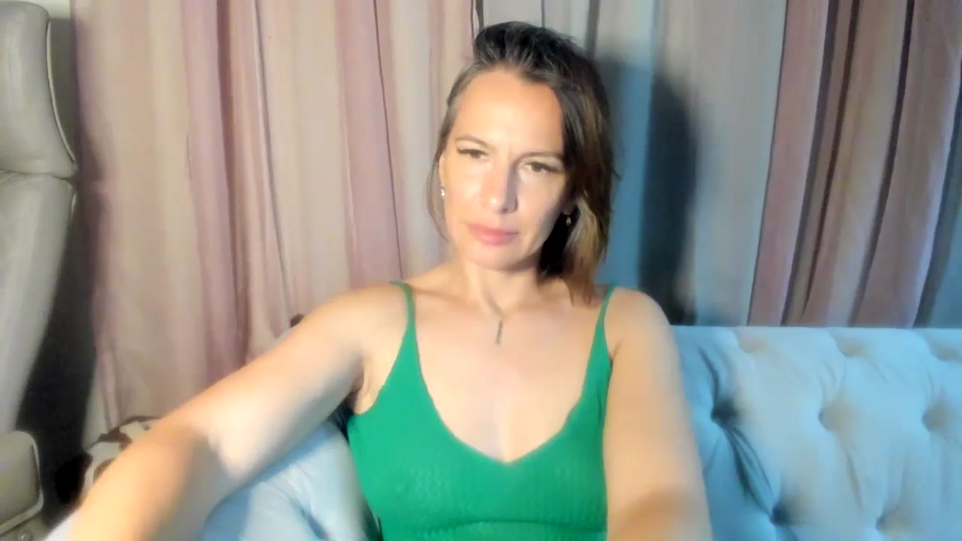 Gallery image thumbnail from Aarte_miss's myfreecams stream on, 06/22/2024, 23:42 image 11 of 20