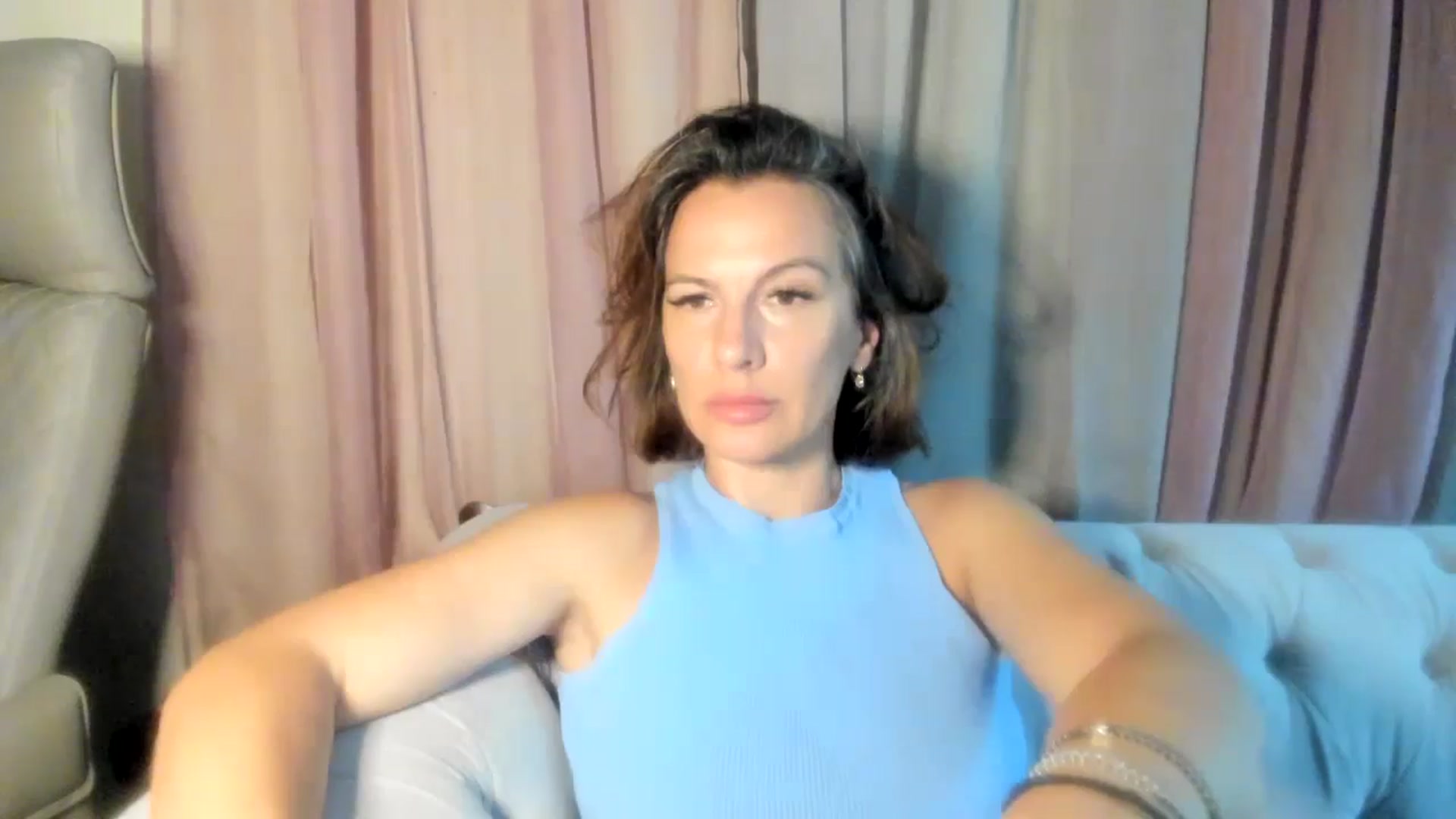 Gallery image thumbnail from Aarte_miss's myfreecams stream on, 06/24/2024, 24:46 image 13 of 20