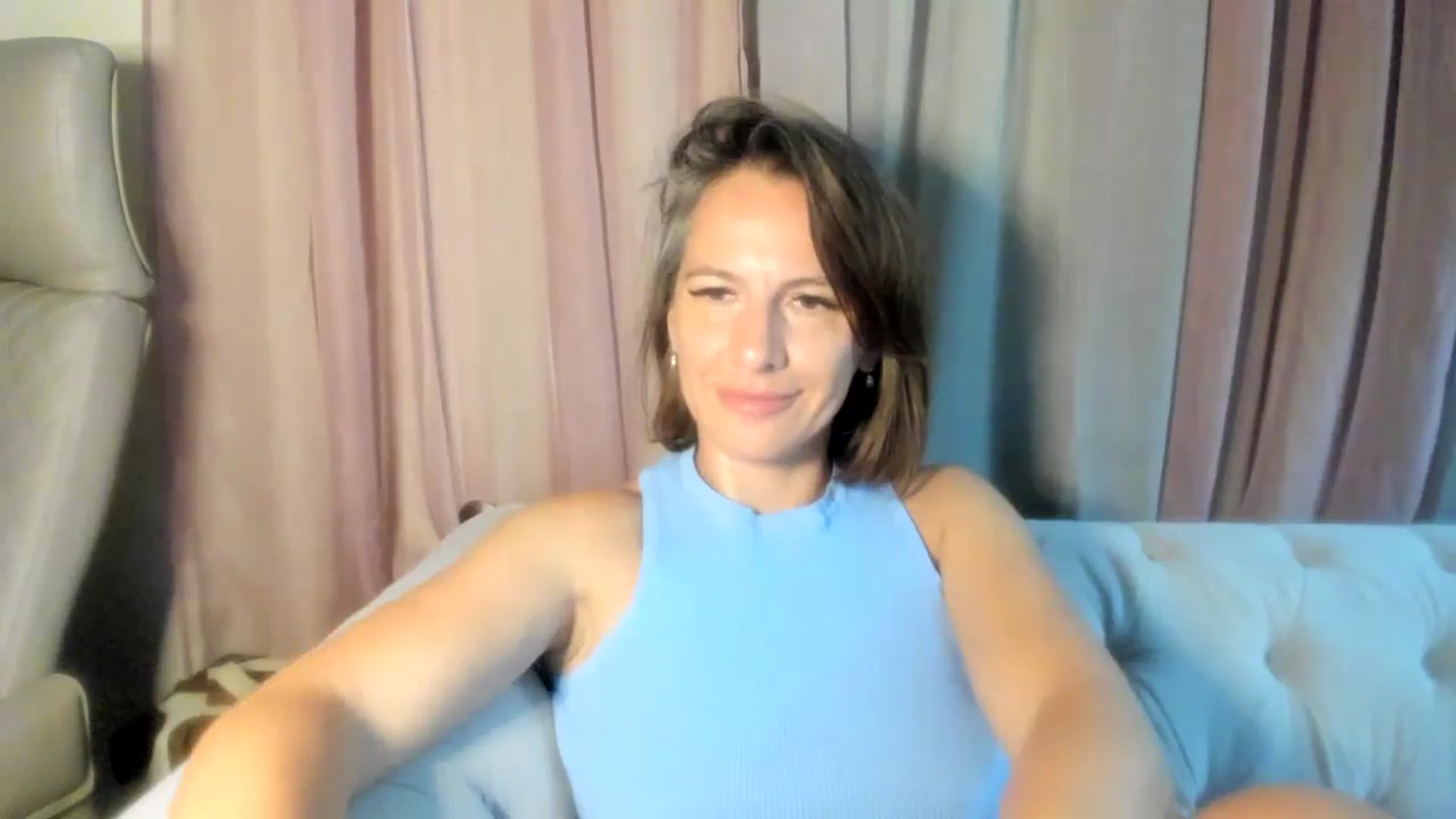Gallery image thumbnail from Aarte_miss's myfreecams stream on, 06/24/2024, 24:46 image 10 of 20