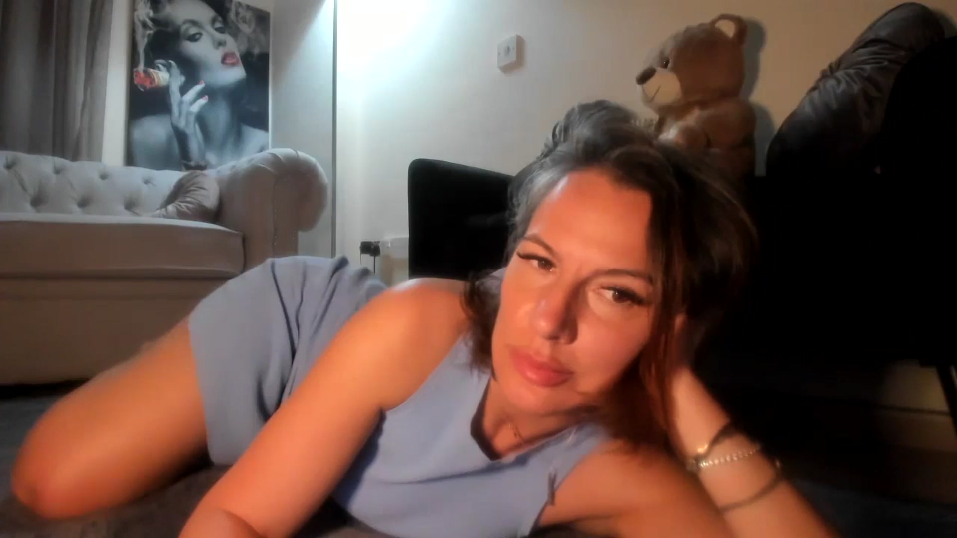 Gallery image thumbnail from Aarte_miss's myfreecams stream on, 06/24/2024, 02:02 image 17 of 20