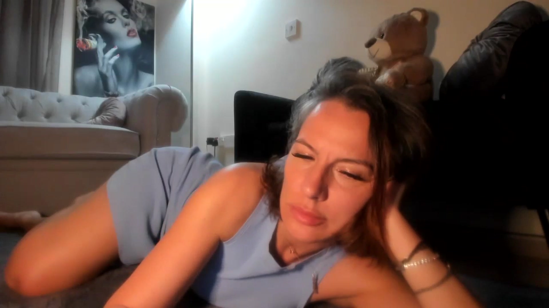 Gallery image thumbnail from Aarte_miss's myfreecams stream on, 06/24/2024, 02:02 image 18 of 20