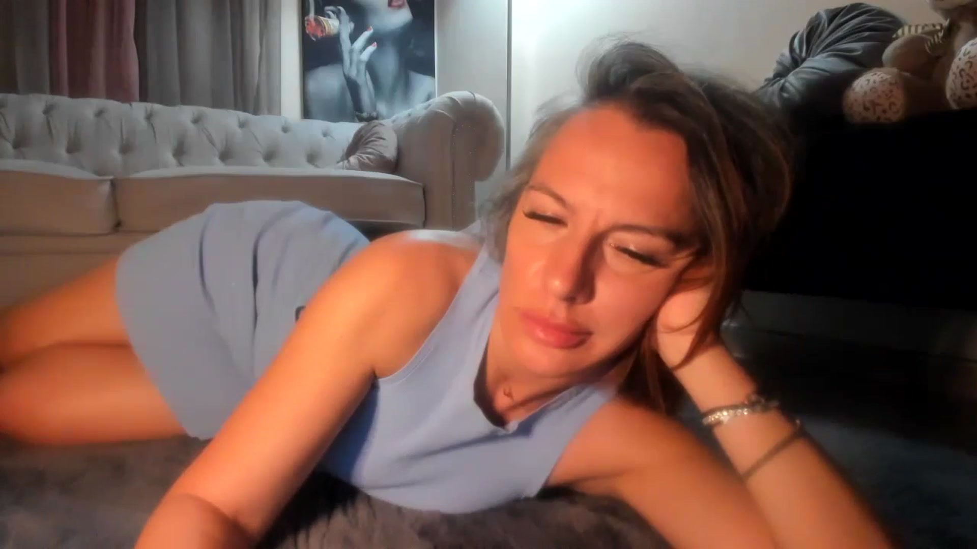 Gallery image thumbnail from Aarte_miss's myfreecams stream on, 06/24/2024, 02:02 image 13 of 20