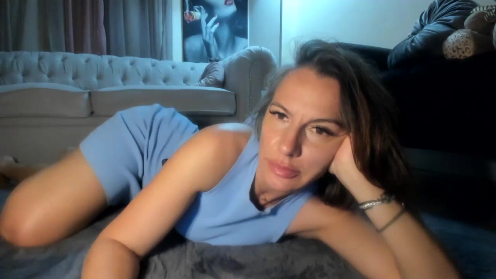 Gallery image thumbnail from Aarte_miss's myfreecams stream on, 06/24/2024, 02:02 image 14 of 20