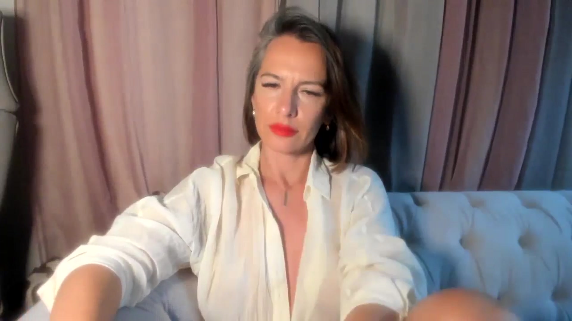 Gallery image thumbnail from Aarte_miss's myfreecams stream on, 06/27/2024, 23:45 image 13 of 20