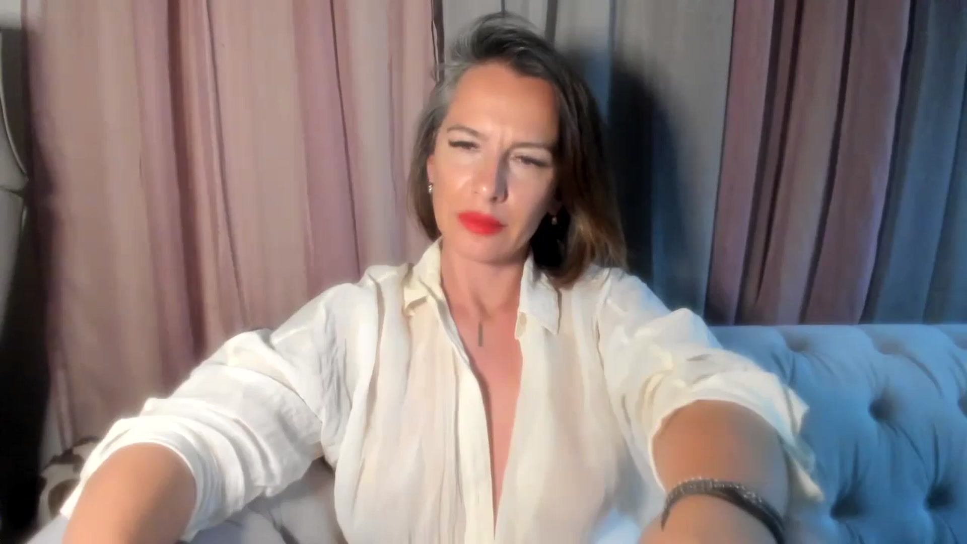 Gallery image thumbnail from Aarte_miss's myfreecams stream on, 06/27/2024, 23:45 image 8 of 20