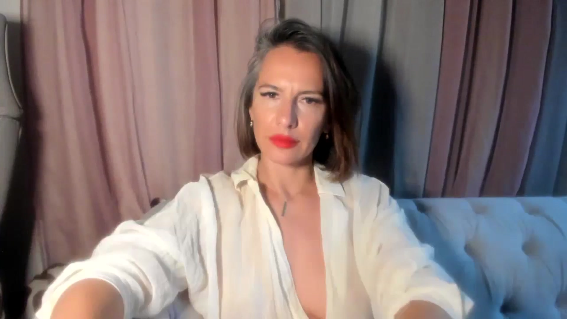 Gallery image thumbnail from Aarte_miss's myfreecams stream on, 06/28/2024, 01:06 image 10 of 20