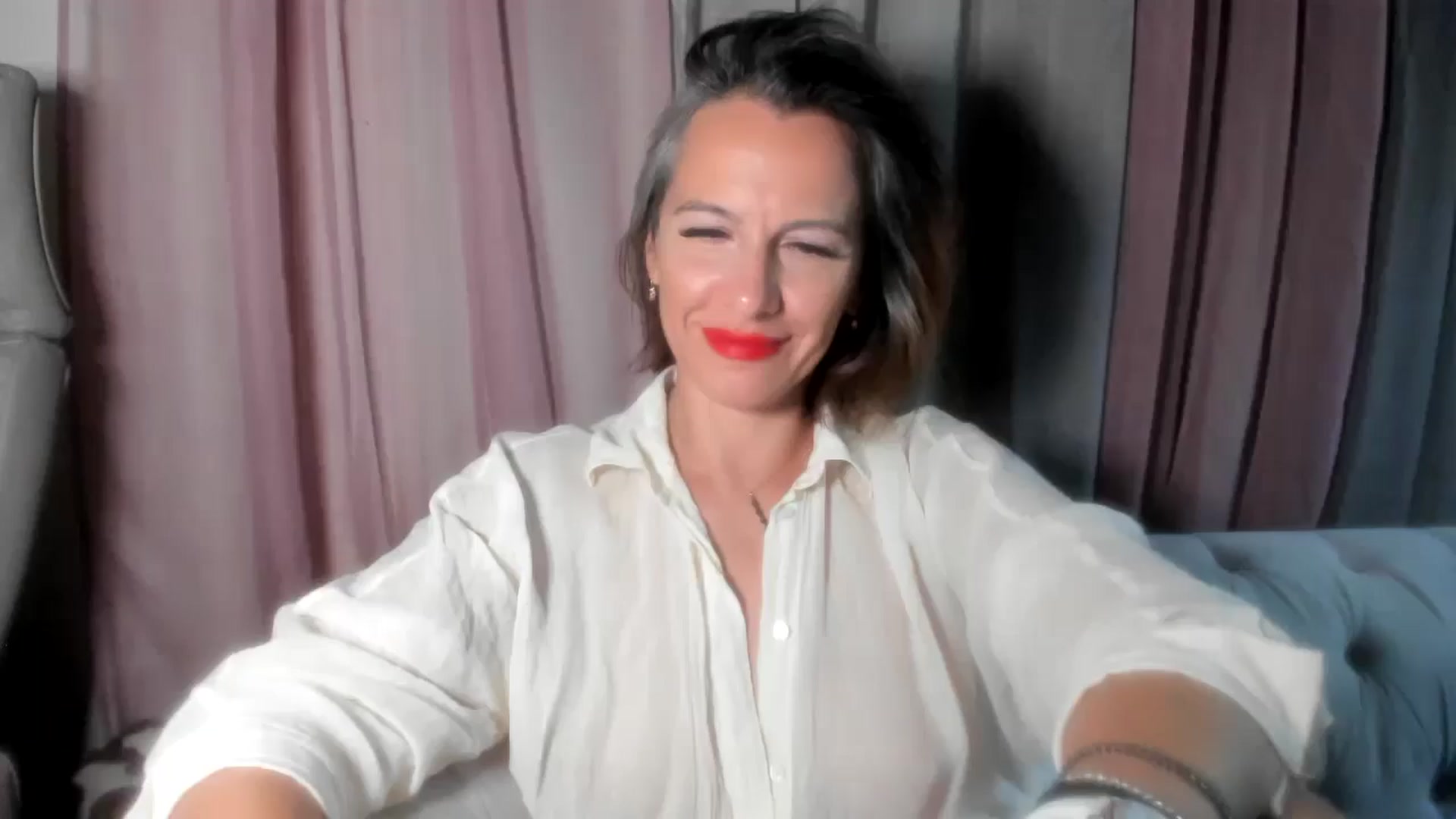 Gallery image thumbnail from Aarte_miss's myfreecams stream on, 06/30/2024, 02:11 image 1 of 20