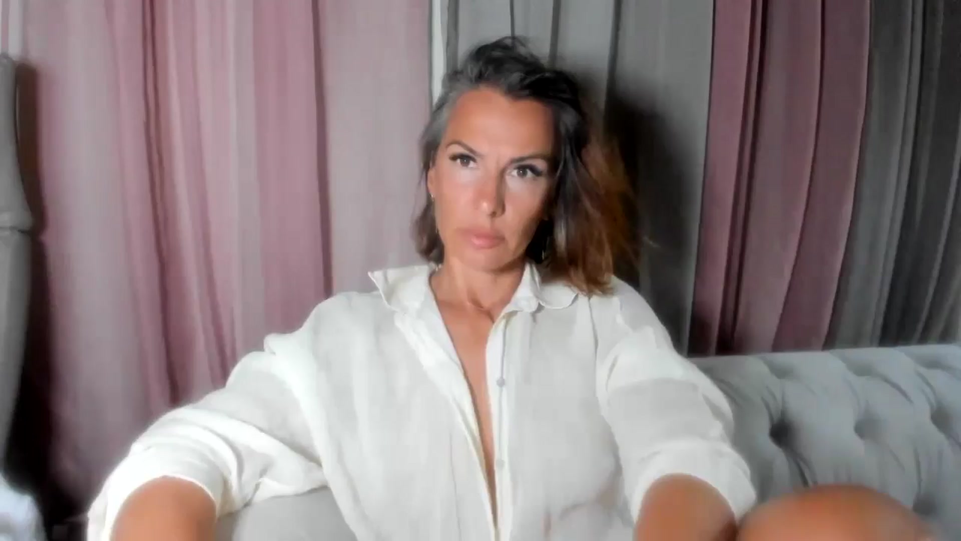 Gallery image thumbnail from Aarte_miss's myfreecams stream on, 07/11/2024, 19:46 image 1 of 20