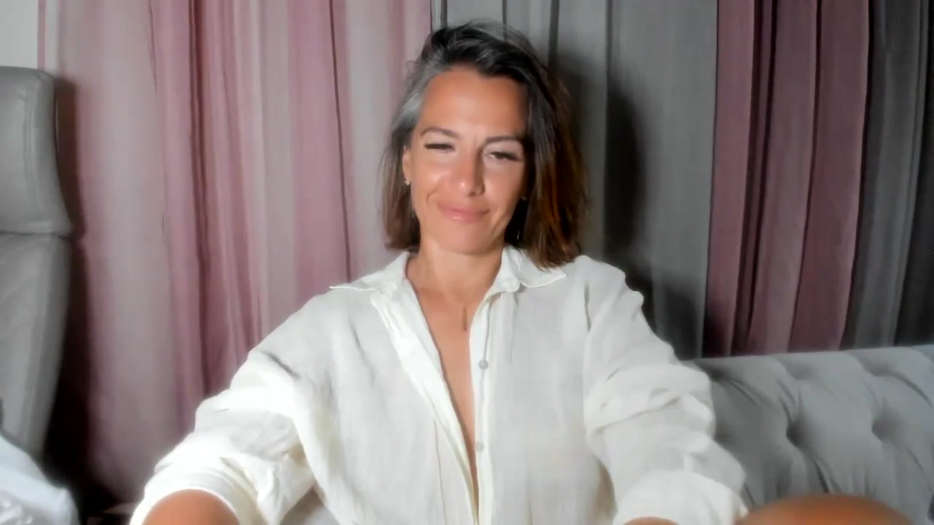 Gallery image thumbnail from Aarte_miss's myfreecams stream on, 07/11/2024, 19:46 image 7 of 20